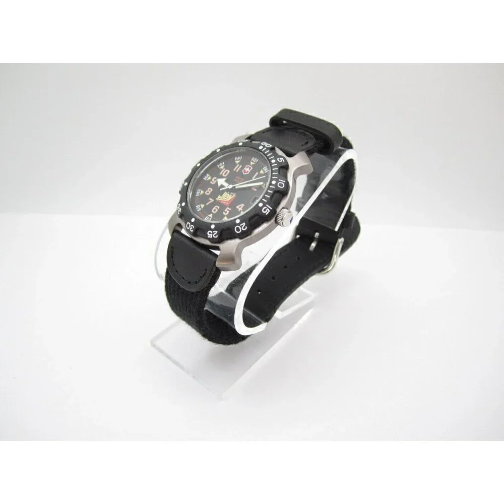 Men's Victorinox Swiss Army Quartz WR Analog 39mm Dial B Joy Co. Watch (G103)